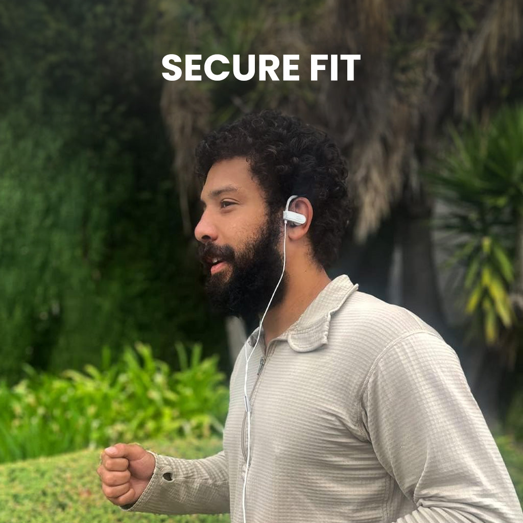 C171 Wired USB-C Earbuds for Sports and Running, secure earhooks, fit for active use.